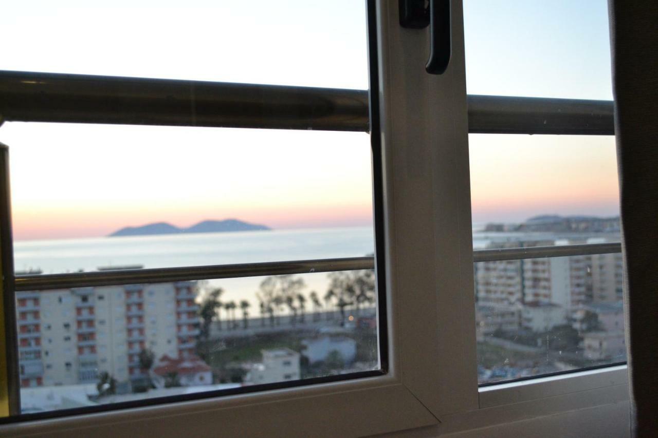 Seaview Penthouse 2 Bedrooms Apartment & Box Garage Vlorë Eksteriør bilde