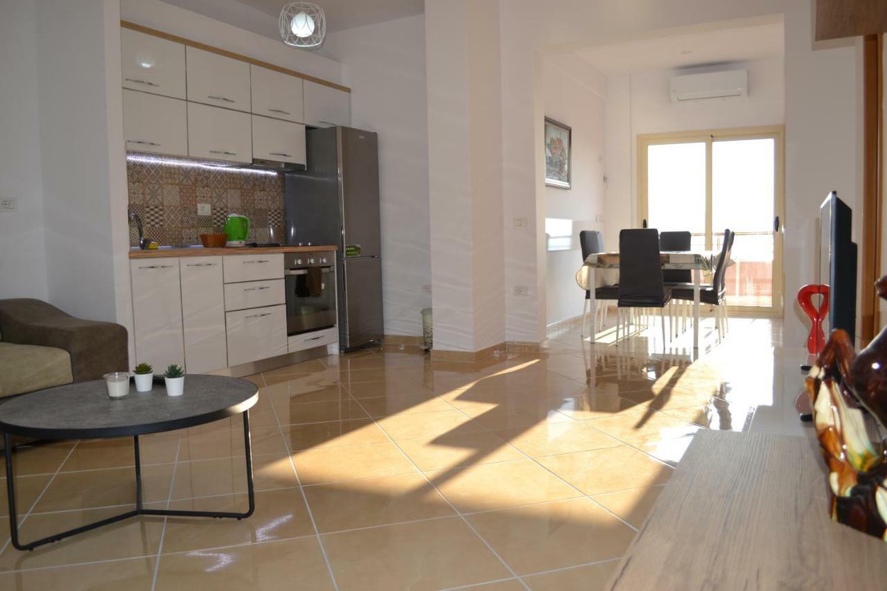 Seaview Penthouse 2 Bedrooms Apartment & Box Garage Vlorë Eksteriør bilde
